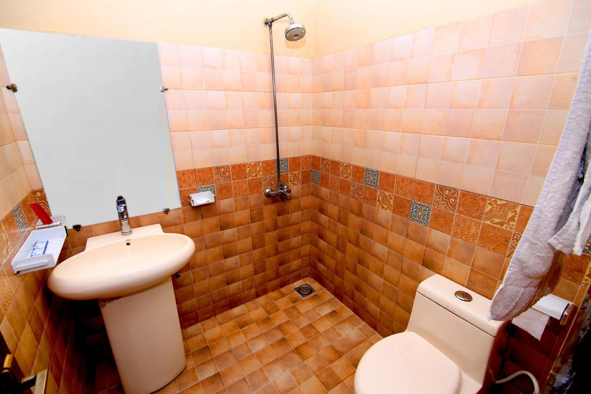Premier Inn Gulberg Лахор Экстерьер фото