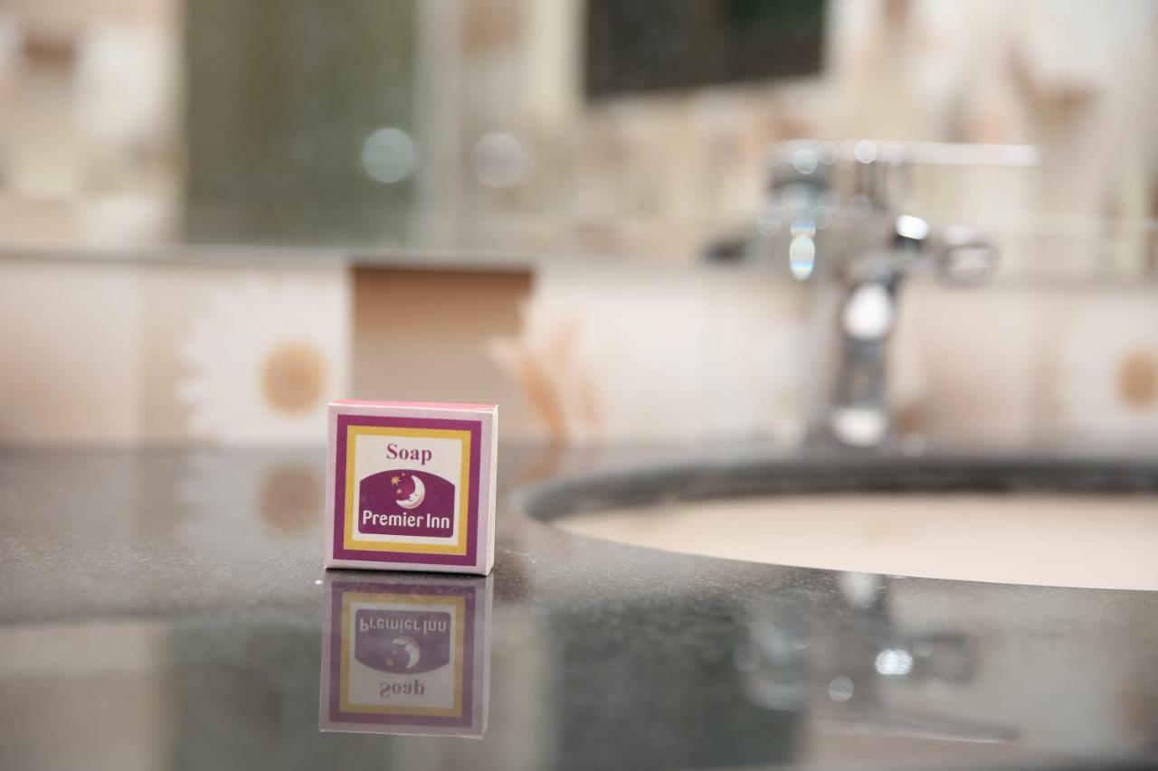 Premier Inn Gulberg Лахор Экстерьер фото